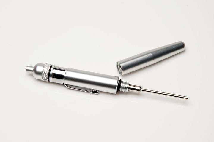 Precision oil pen
